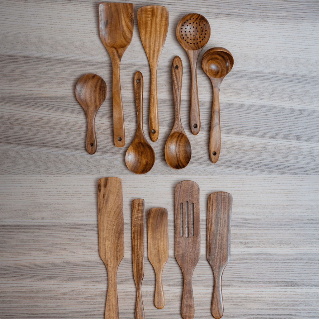 Teak wooden utensil set