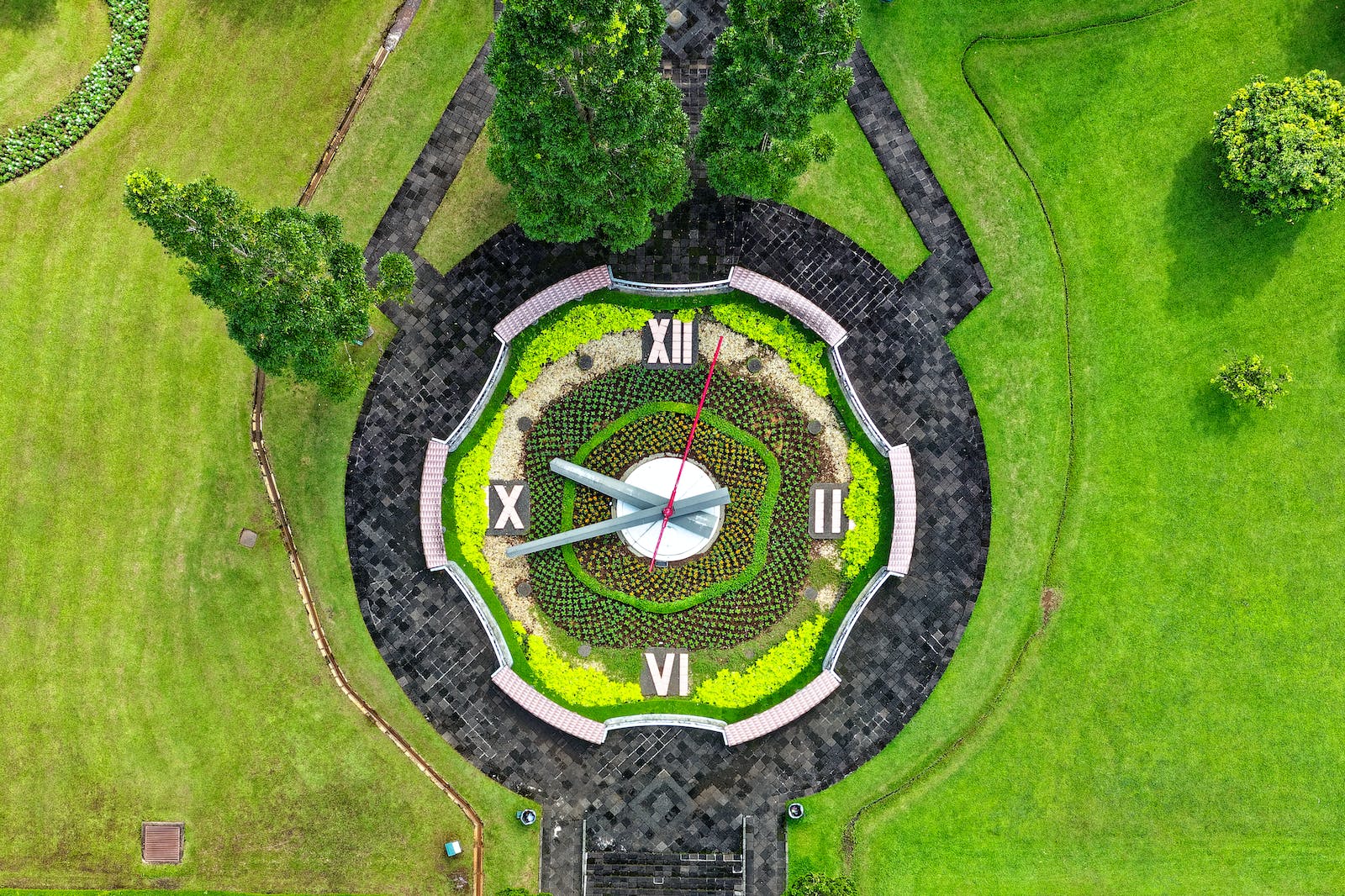 minimalist wall clocks