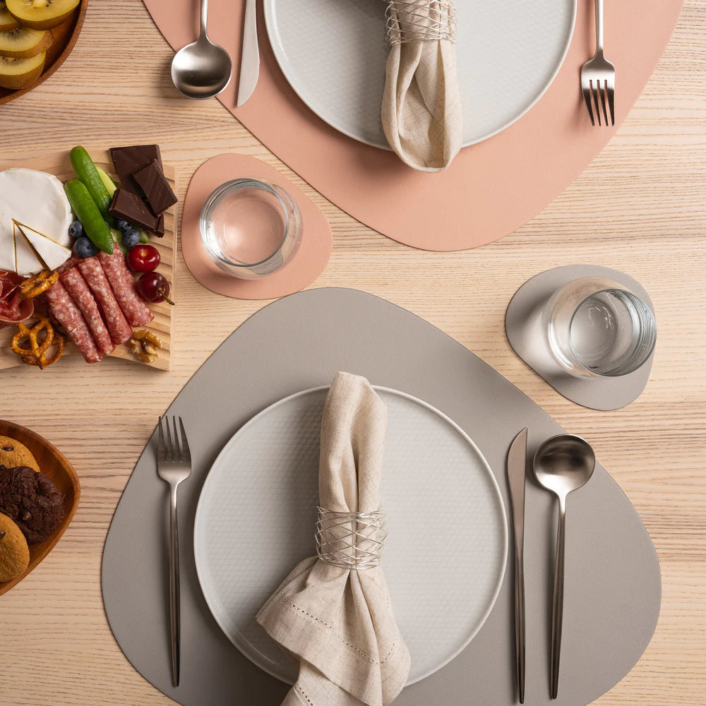 HOW TO SET AND DECORATE FOR A DINNER PARTY