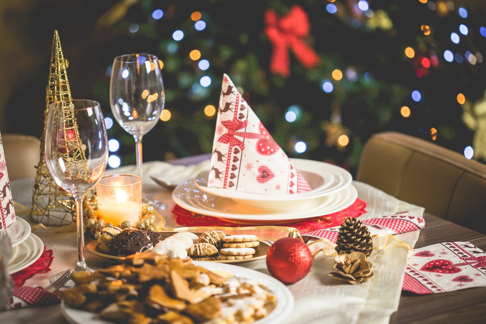 Deck the Table: Enchanting Christmas Placemats for Unforgettable Holiday Gatherings